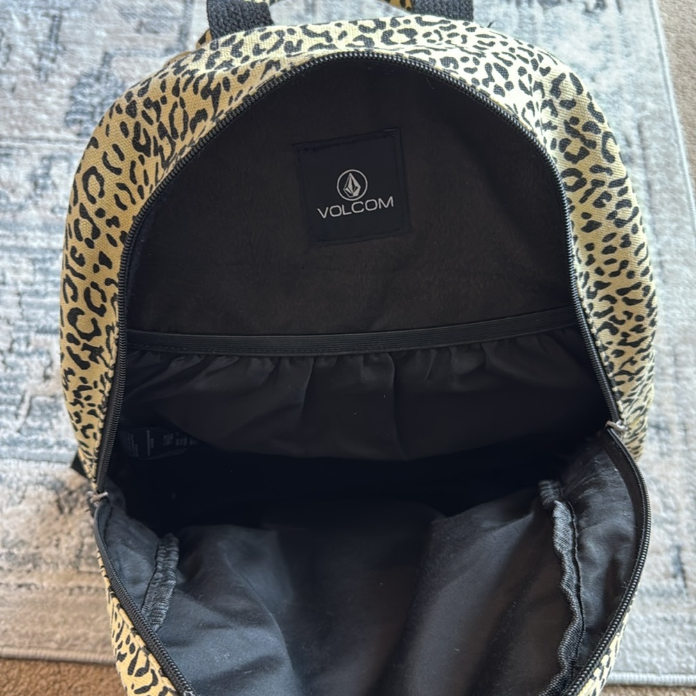 Volcom Backpack - Picture 3 of 3